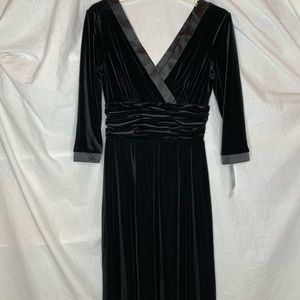 Sandra Darren velvet 3/4 sleeve dress black size 6 satin trim
